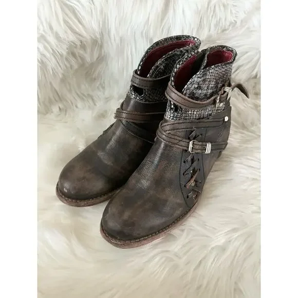 FREEBIRD BY STEVEN Belfast Booties 9 Black Multi Snakeskin